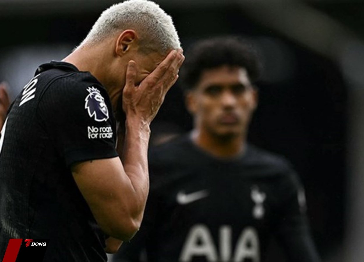 Nhìn lại mùa giải thảm họa của Tottenham